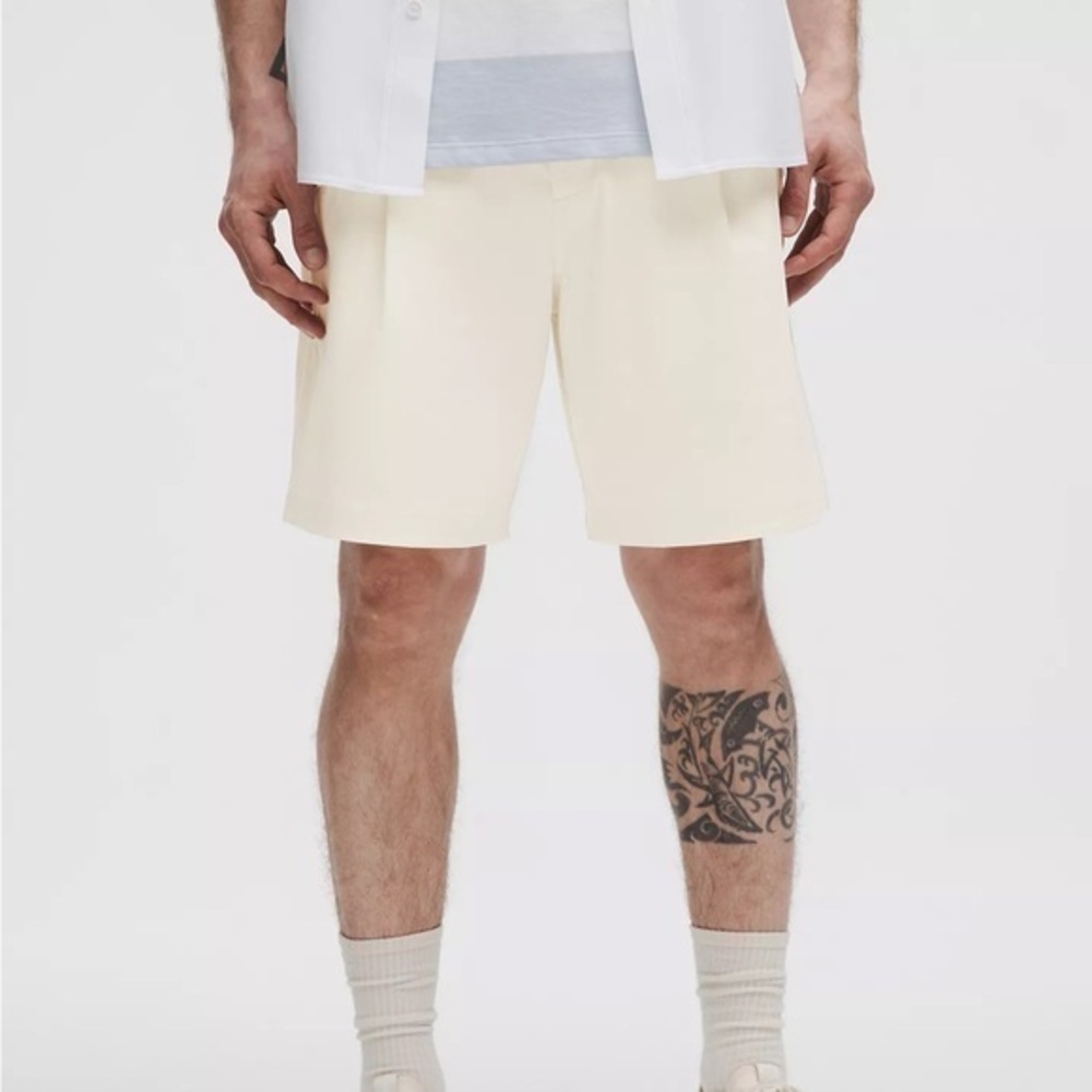 Lululemon Woven Relaxed-Fit Pleated Short
